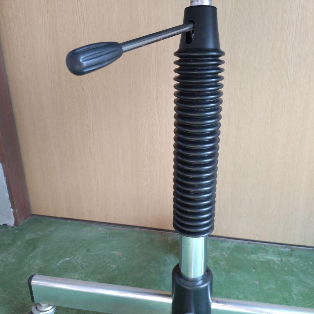 お買い得♪高さ調節可能な回転チェア