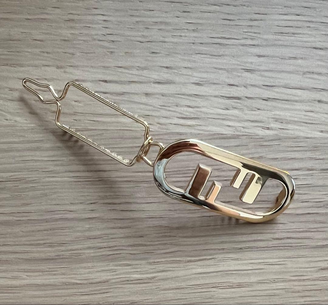 FENDI オーロック　ヘアクリップ　ゴールド