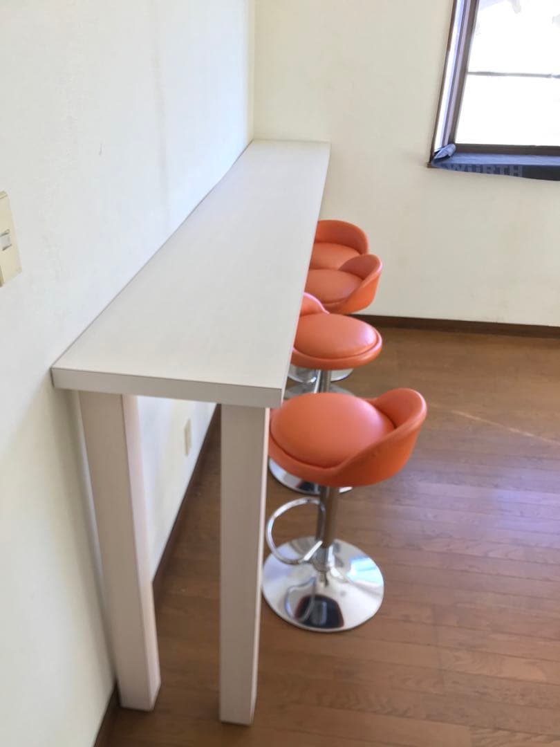 ホワイトカウンターテーブル、イス4脚セット 約2535mm