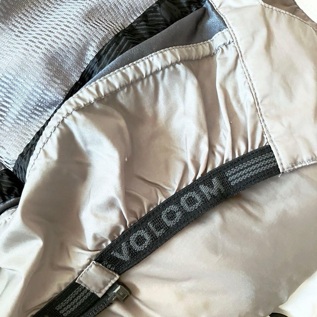 #4i✨VOLCOM ゴアテックス✨スノボウェア ジャケット メンズM 白