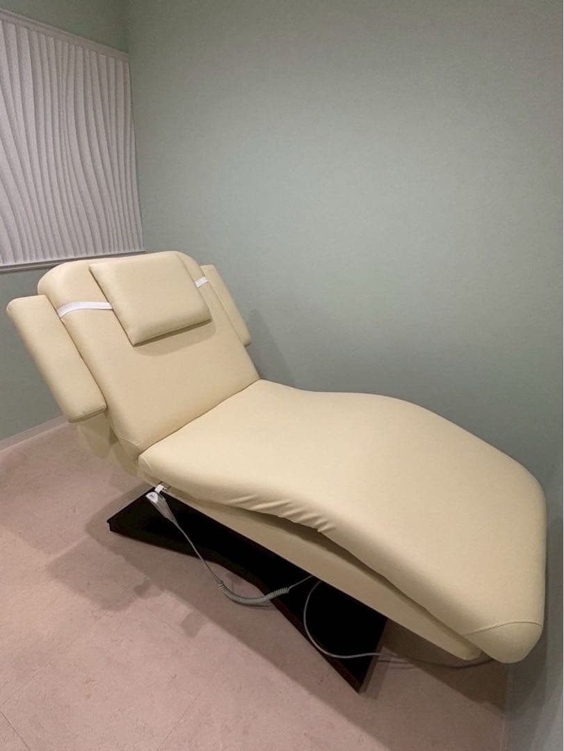 リクライニングマッサージチェア クリーム色