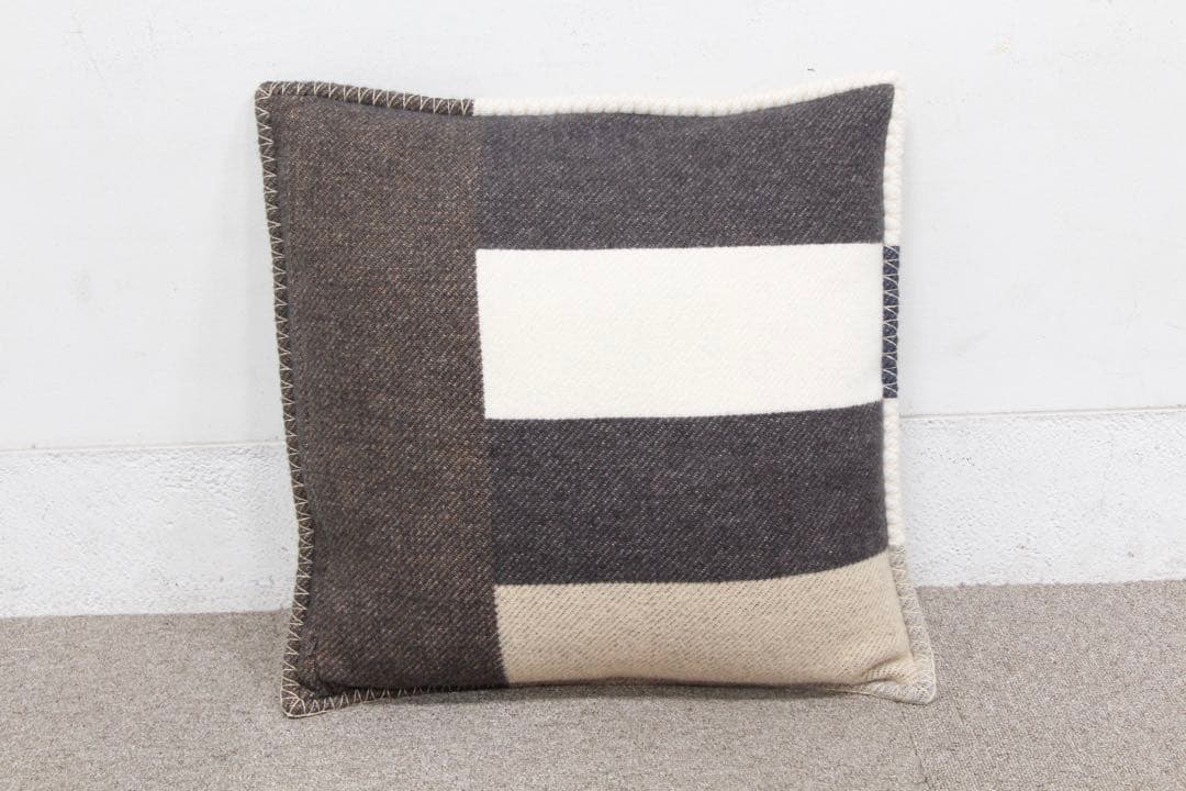 【極美品】 HERMES クッション H Casaque pillow ②