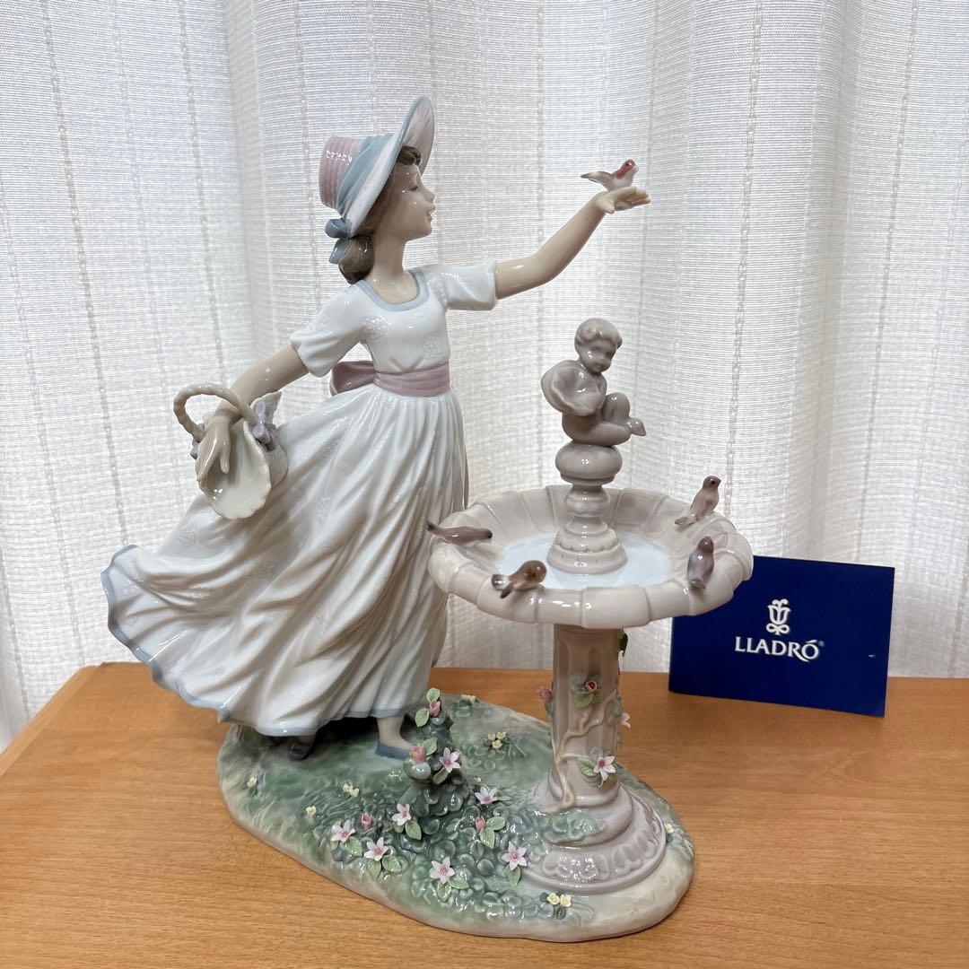 リヤドロLLADRO 「春を告げる小鳥たち」　 新品