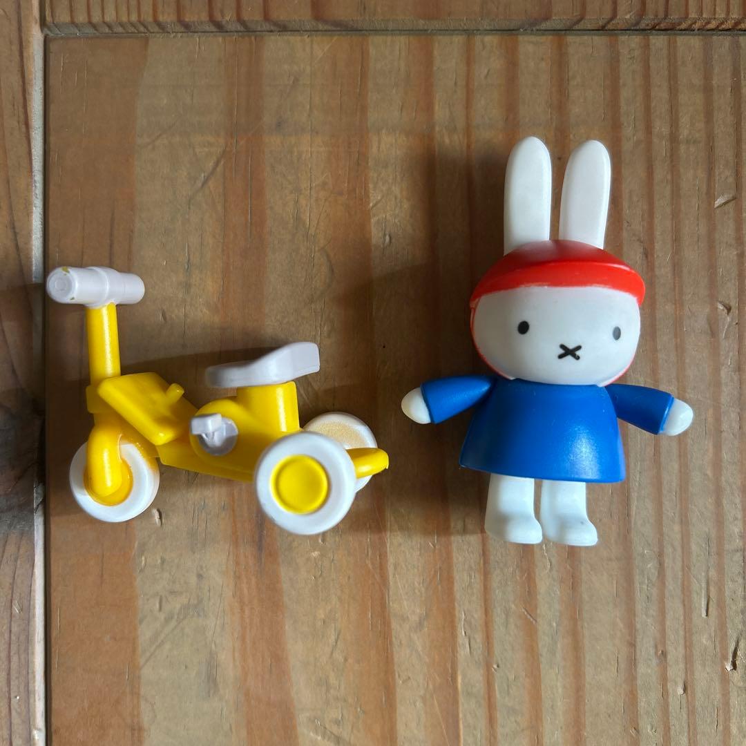 Walmar限定　廃盤品　ミッフィーの家とフィギュアセット