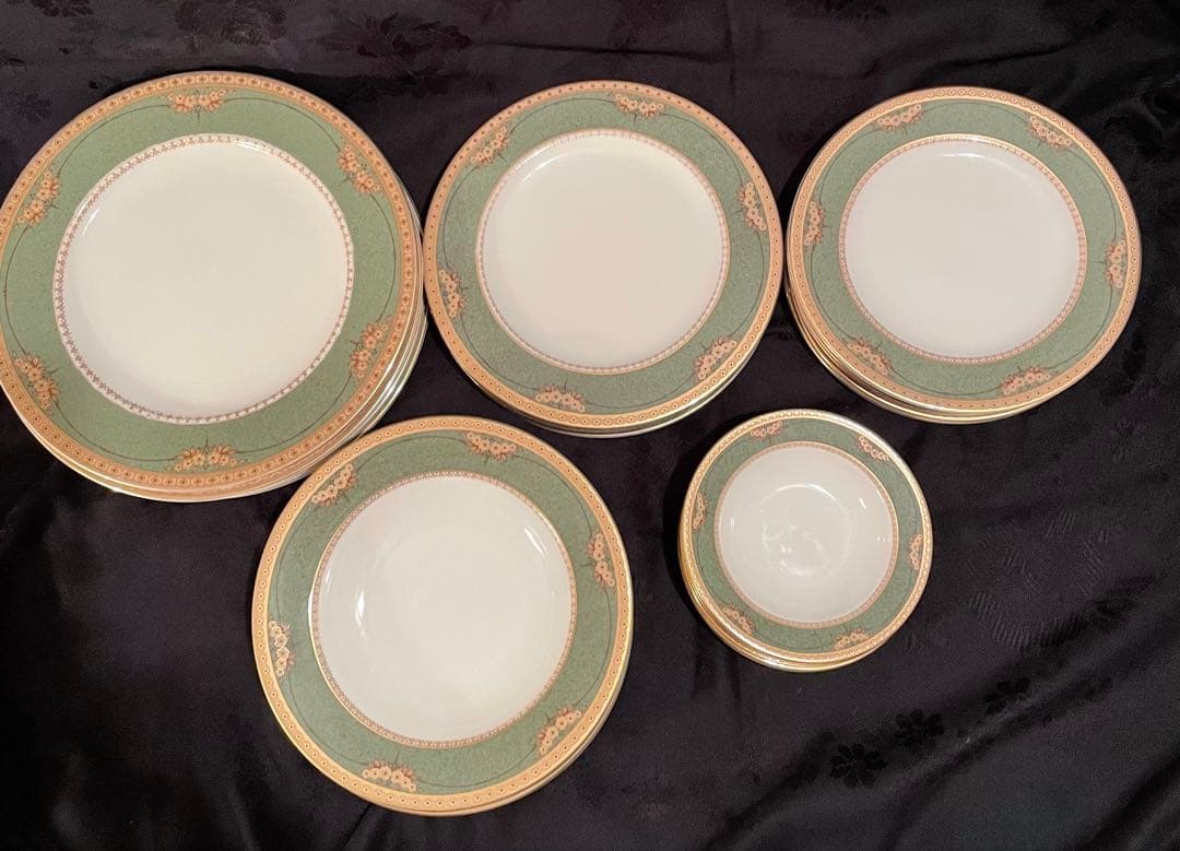 ディナー皿25枚YELLOW BON Grand Caesar by KEITO