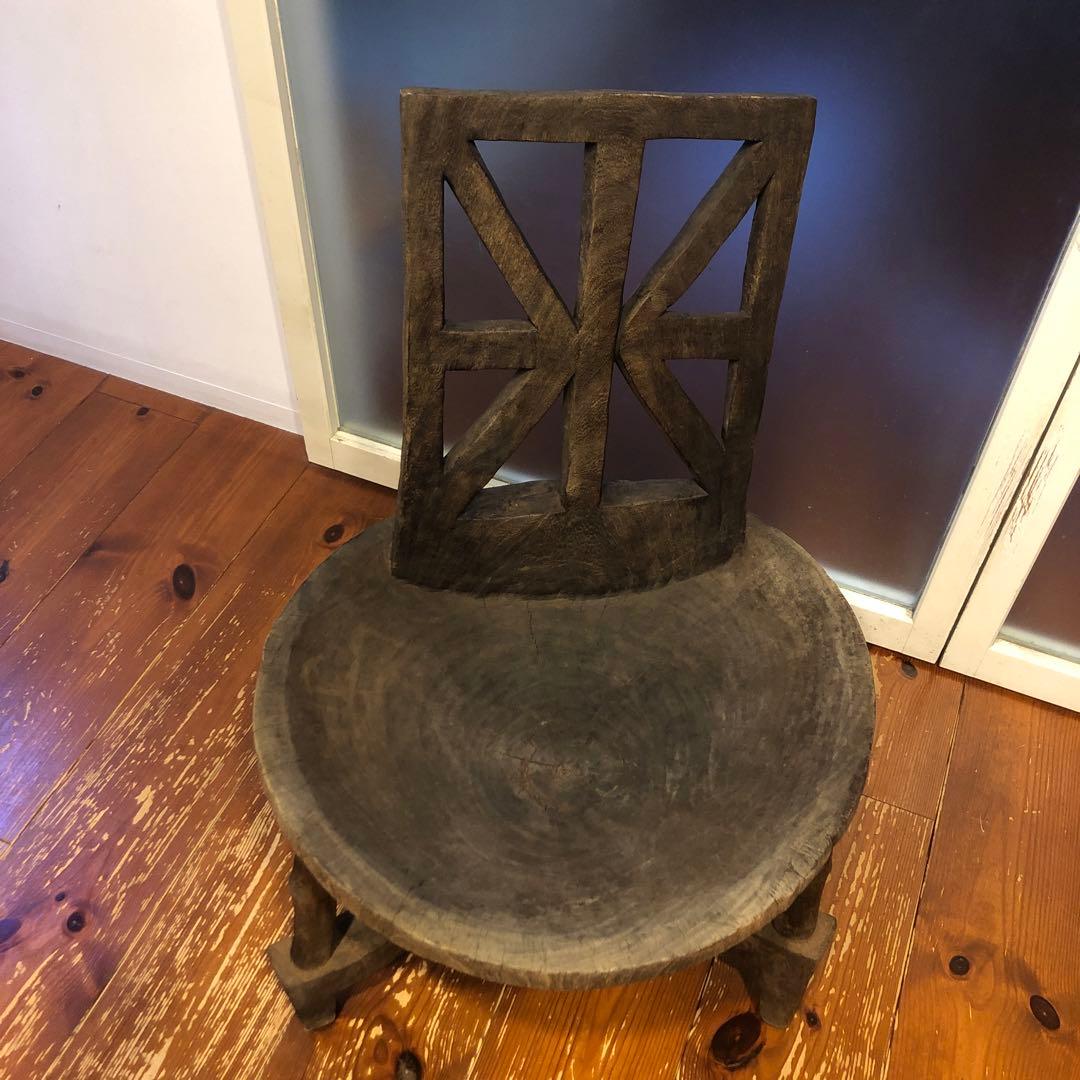 アフリカの木製椅子