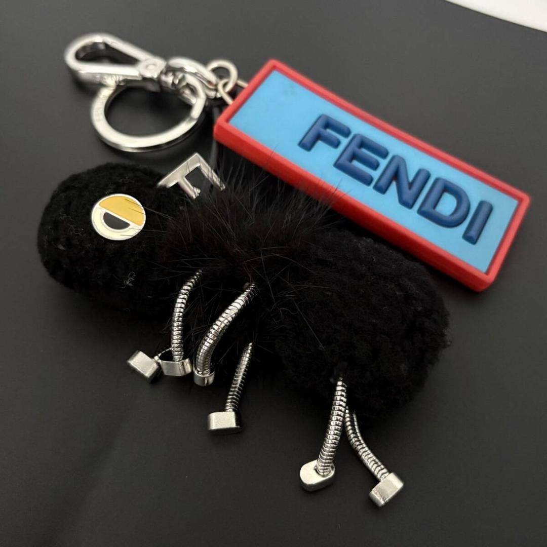 美品 フェンディ バッグチャーム キーホルダー キーリング モンスター ファー