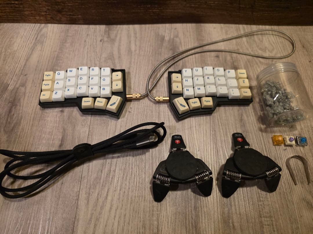 【フルカスタマイズ品】Corne V4 Chocolate　完成品　おまけ付き