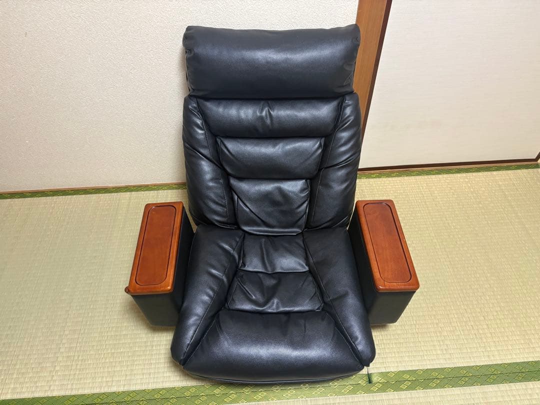 ブラックリクライニングソファ