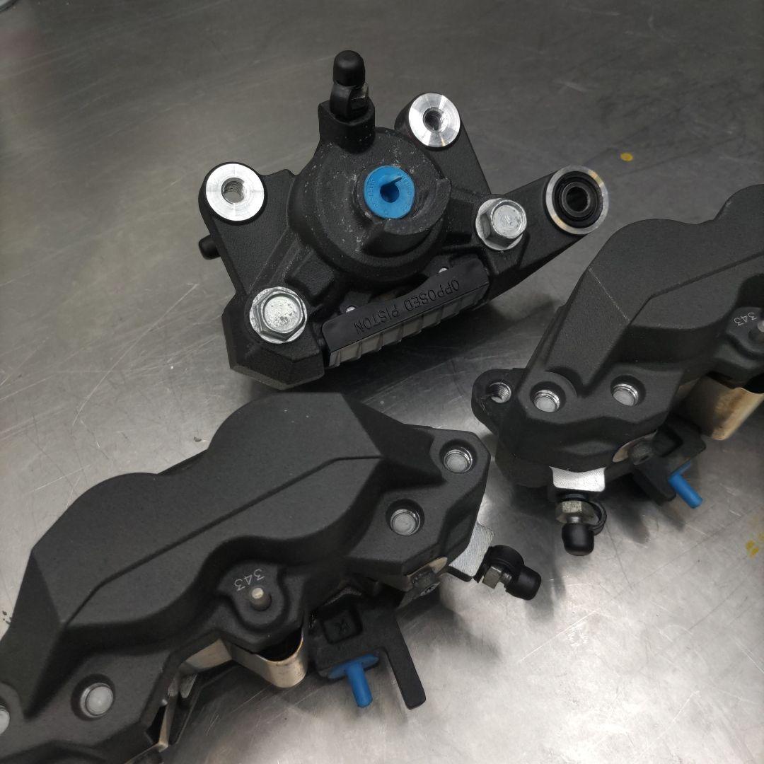 ダエグ　ブレーキキャリパー　ZRX1200 トキコ