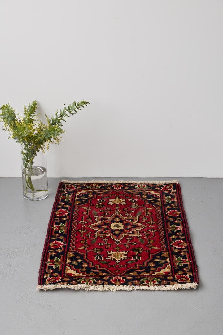 ヴィンテージラグ　ペルシャ絨毯　ハマダン産（94×60cm）赤　紺　緑　白　青