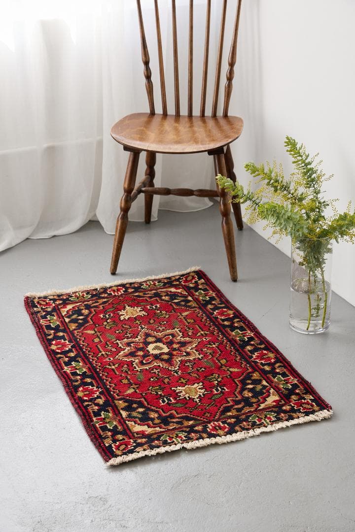 ヴィンテージラグ　ペルシャ絨毯　ハマダン産（94×60cm）赤　紺　緑　白　青