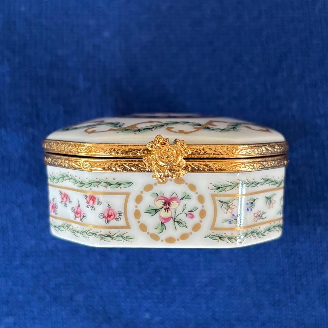 リモージュ アビランド　ルーブシエンヌ　　　　　一部手描き 小物入れ