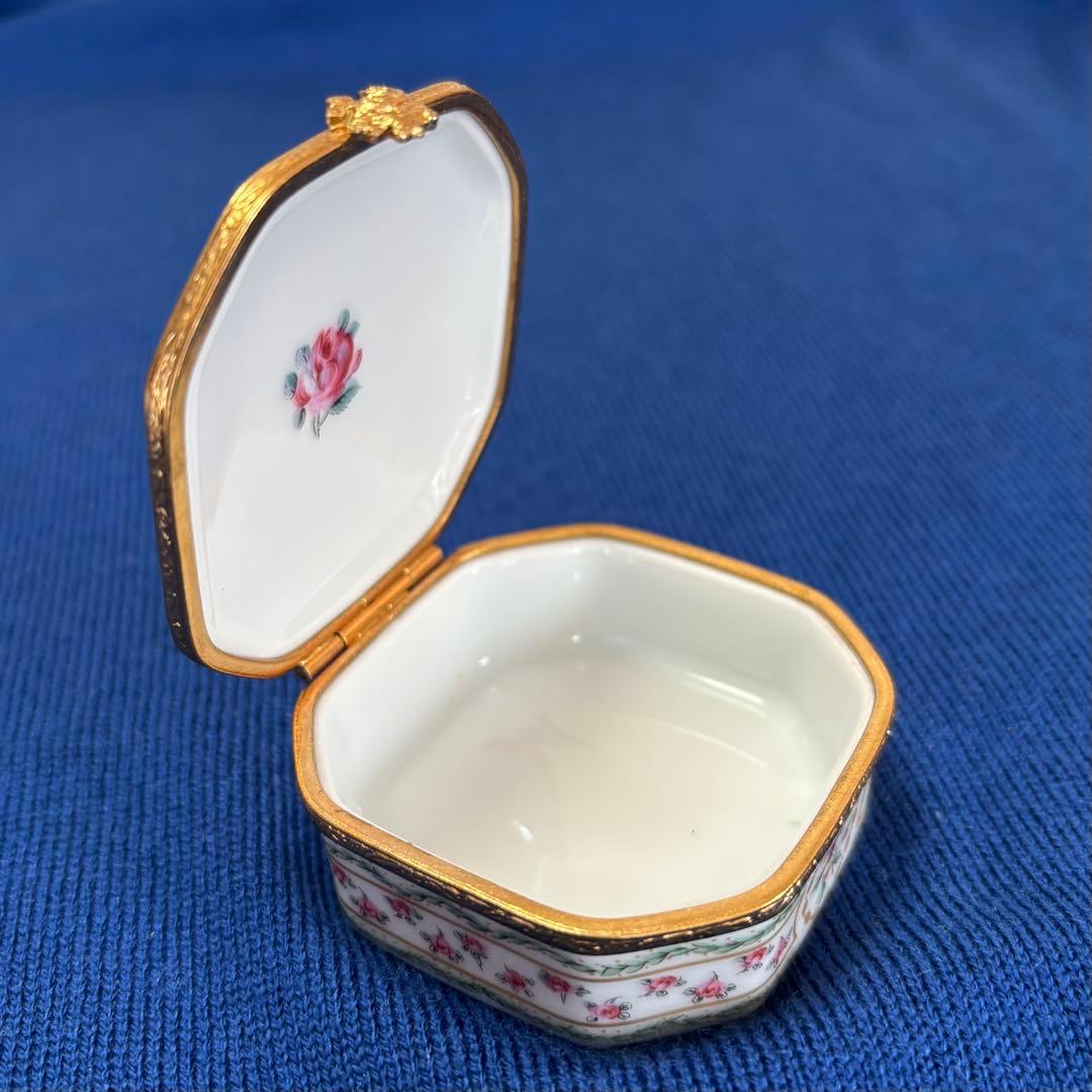 リモージュ アビランド　ルーブシエンヌ　　　　　一部手描き 小物入れ