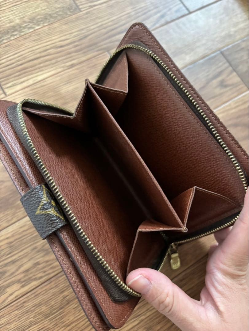 新品同様　Louis Vuitton 二つ折り財布 モノグラム