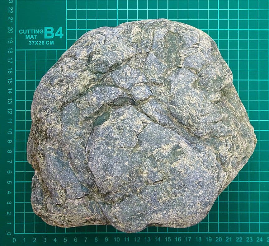 白馬産ネフライト原石(軟玉翡翠)4610g