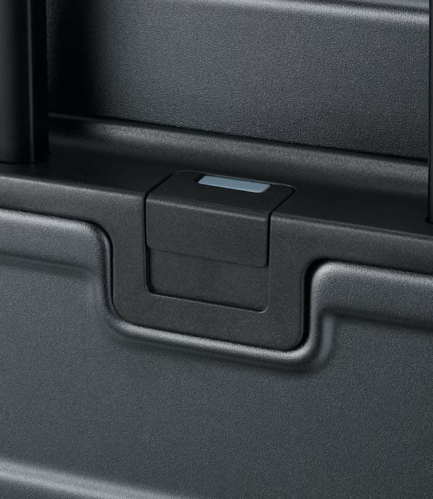 無印良品バーを自由に調節できる　ハードキャリーケース（105Ｌ）