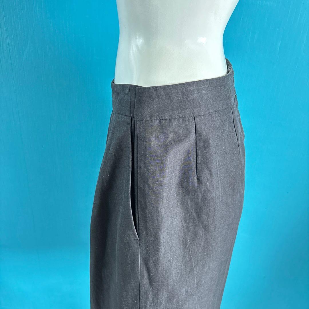 1136 ドリスバンノッテン　黒 ワンタック膝丈スカート　コクーンシルエット