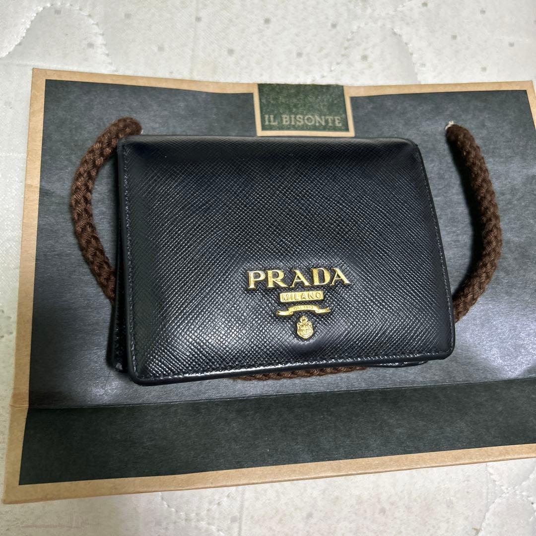 PRADA 二つ折り財布 黒