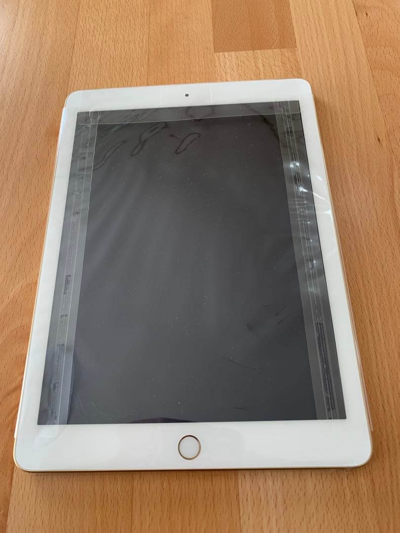 iPad 第5世代 Wi-Fi＋cellular 32GB（ゴールド）