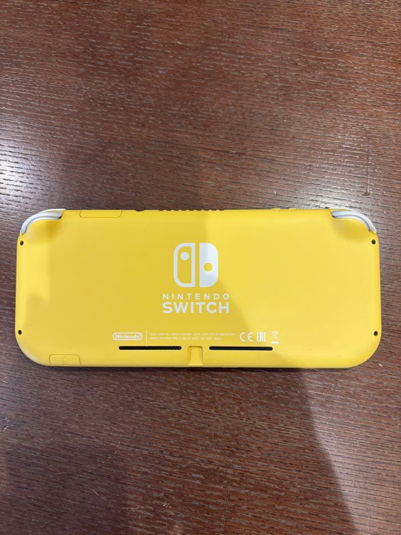 Nintendo Switch Lite イエロー 本体　あつ森ケース