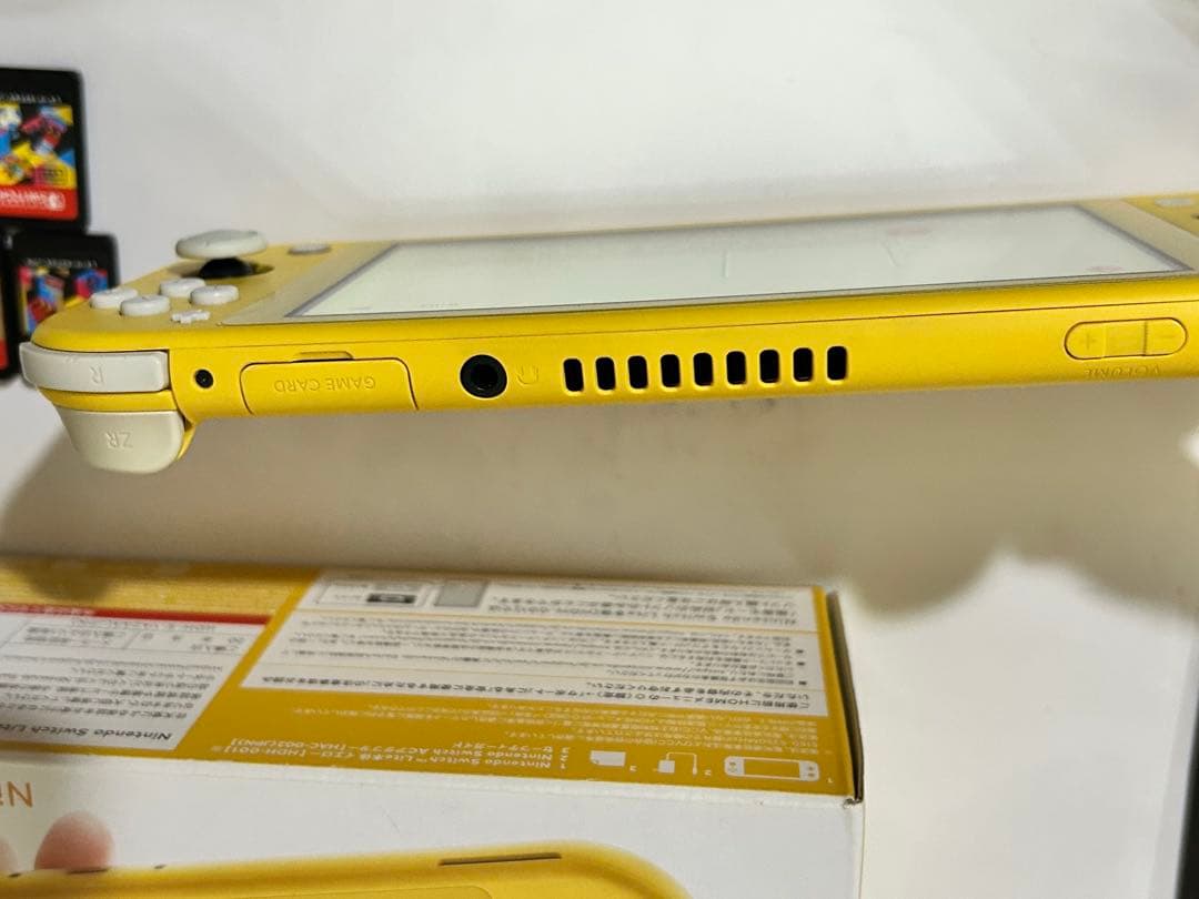 【動作品・ソフト付き】ニンテンドー Switch LITE 本体 イエロー 黄色