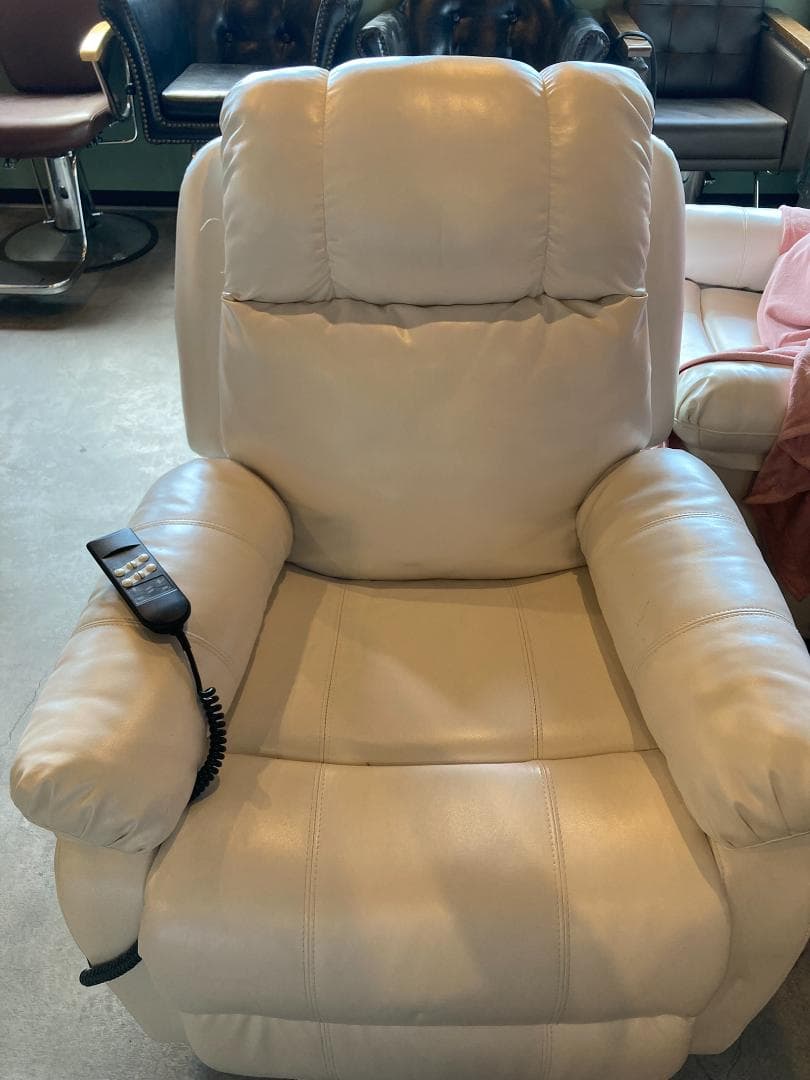 リクライニングホワイトチェア マツエク