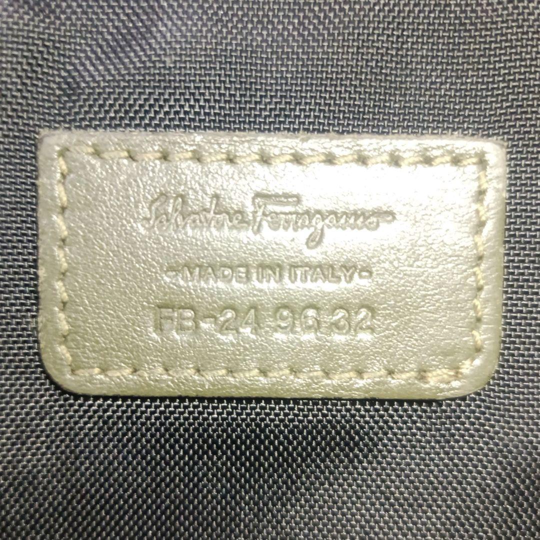 ✨Salvatore Ferragamo 羊革オールレザー メッセンジャーバッグ