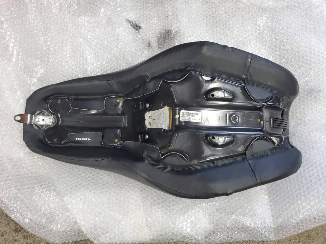 美品ハーレー ダイナ ローライダー 06~17 純正 シートパッド リーチシート