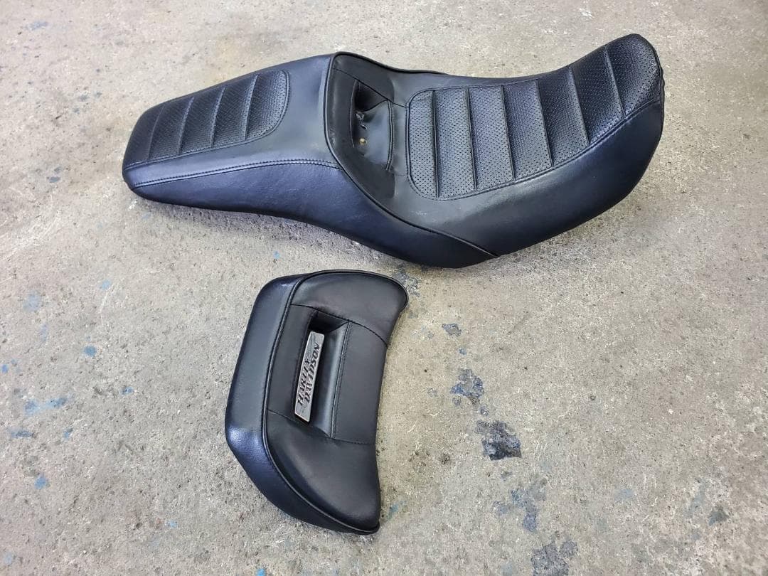 美品ハーレー ダイナ ローライダー 06~17 純正 シートパッド リーチシート