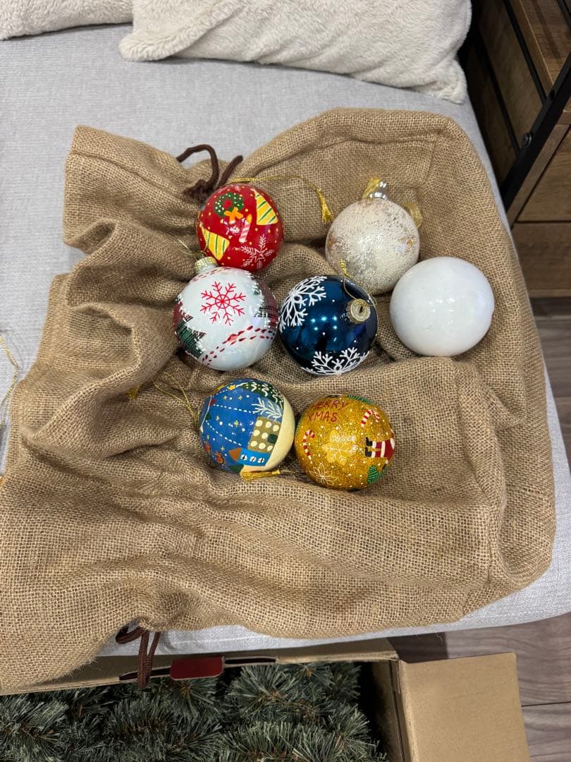 クリスマスツリー LEDライト付き オーナメント付き送料込み