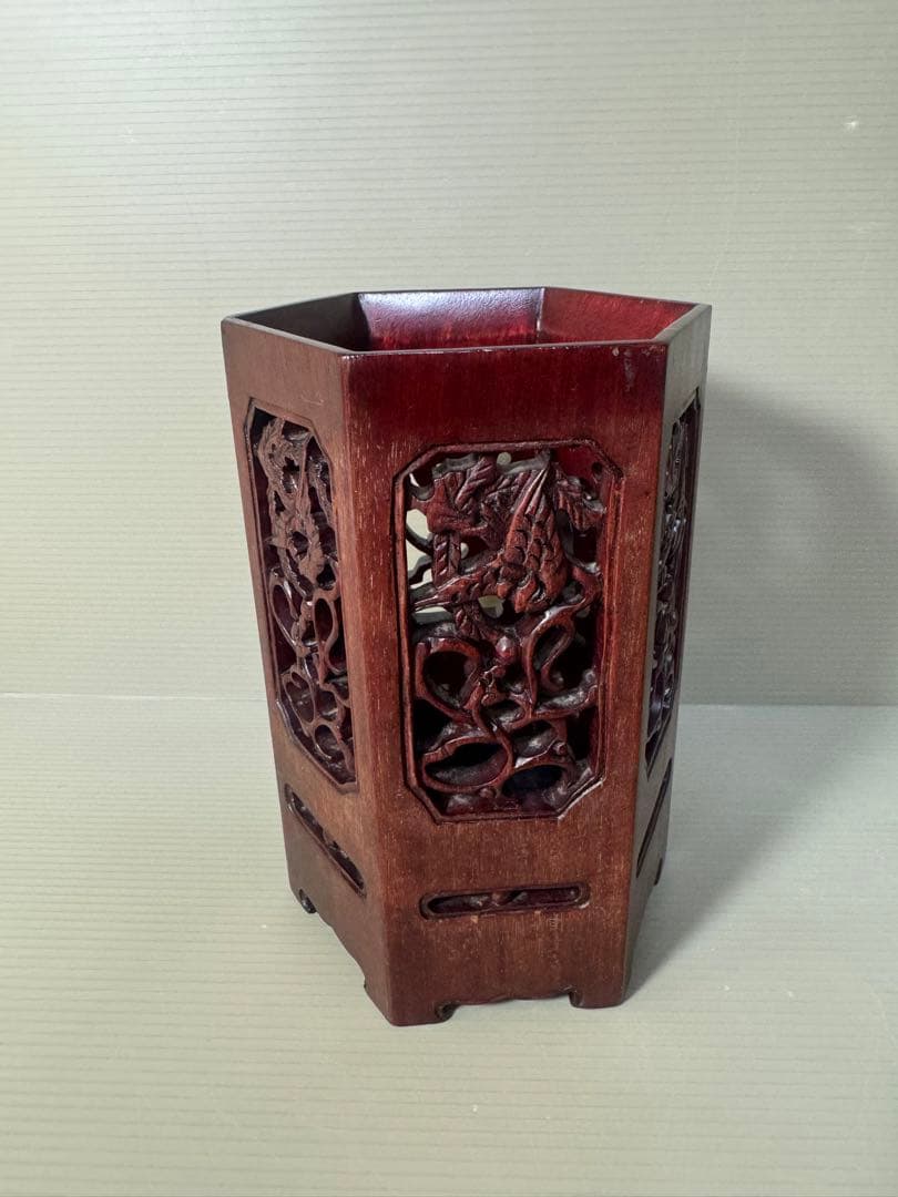 2377 筆立て 六角筆筒 縁起 六角透かし彫り　書道　置物