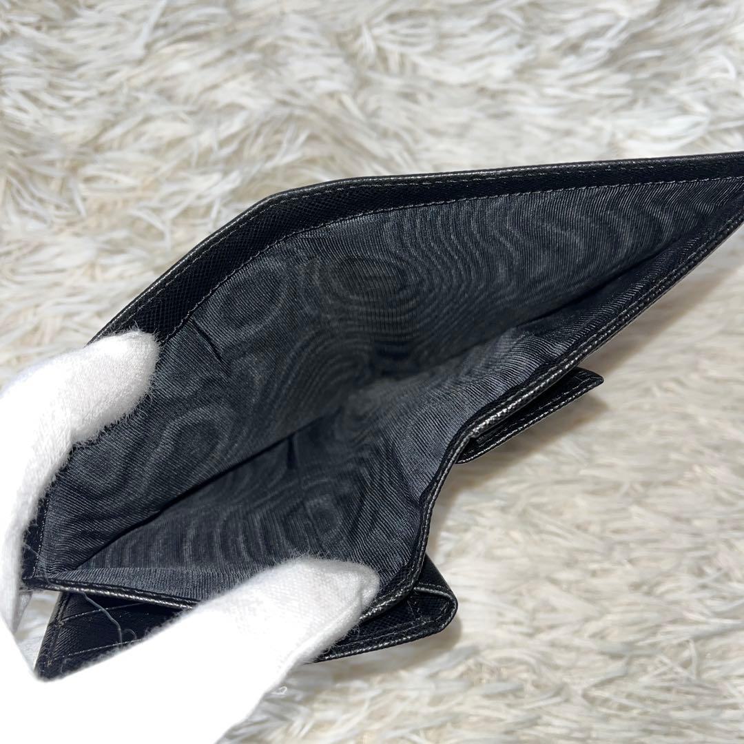 未使用級✨PRADA プラダ　折財布　サフィアーノ　レザー　三角ロゴプレート　黒