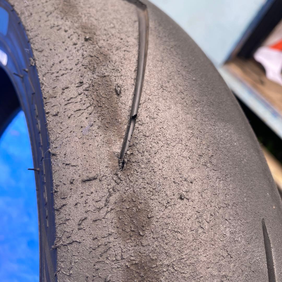 ピレリスーパーコルサ V4 110/70 R 17 140/70 R 17