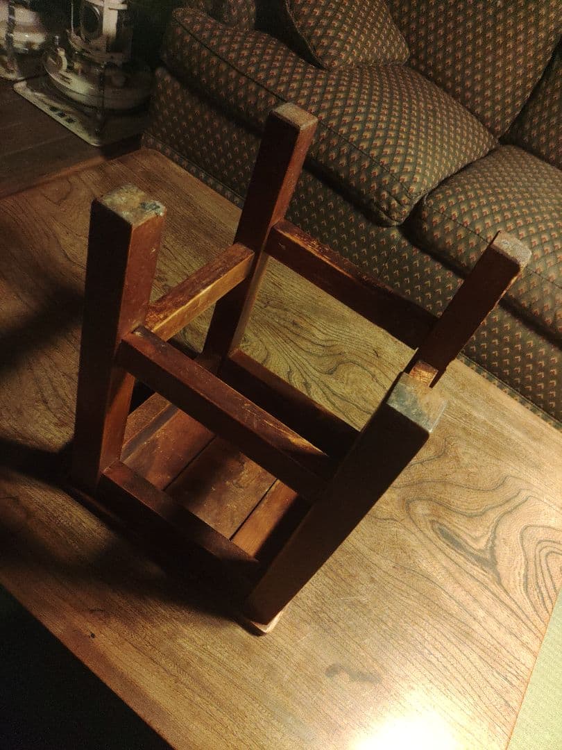 ヴィンテージ 木製スツール 角椅子 花台 飾り台　チェア　レトロ　無垢