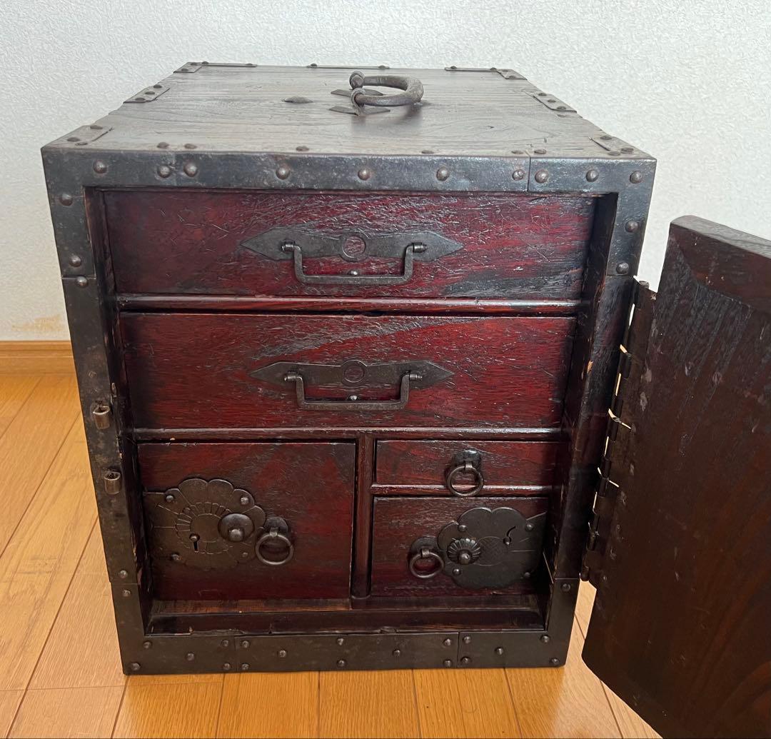 骨董品 船箪笥 時代箪笥 木製 鉄金具 鍵付 アンティーク 小引出(5ヶ所)