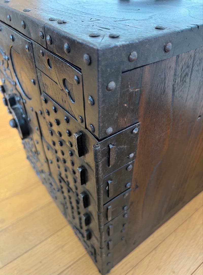 骨董品 船箪笥 時代箪笥 木製 鉄金具 鍵付 アンティーク 小引出(5ヶ所)