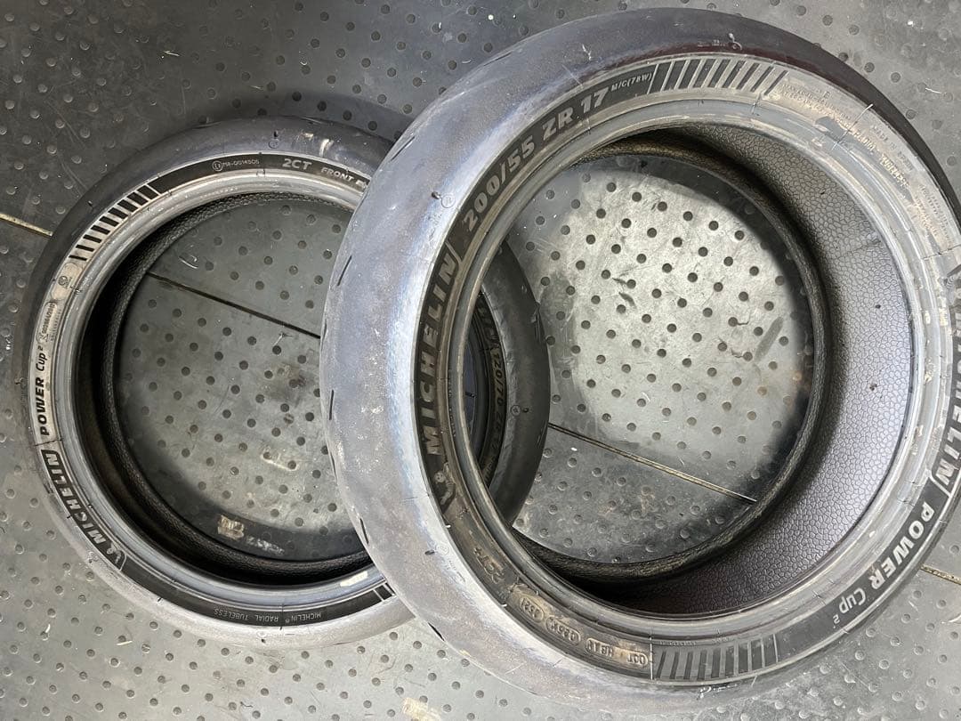 ミシュラン　パワーカップ　120、200のセット