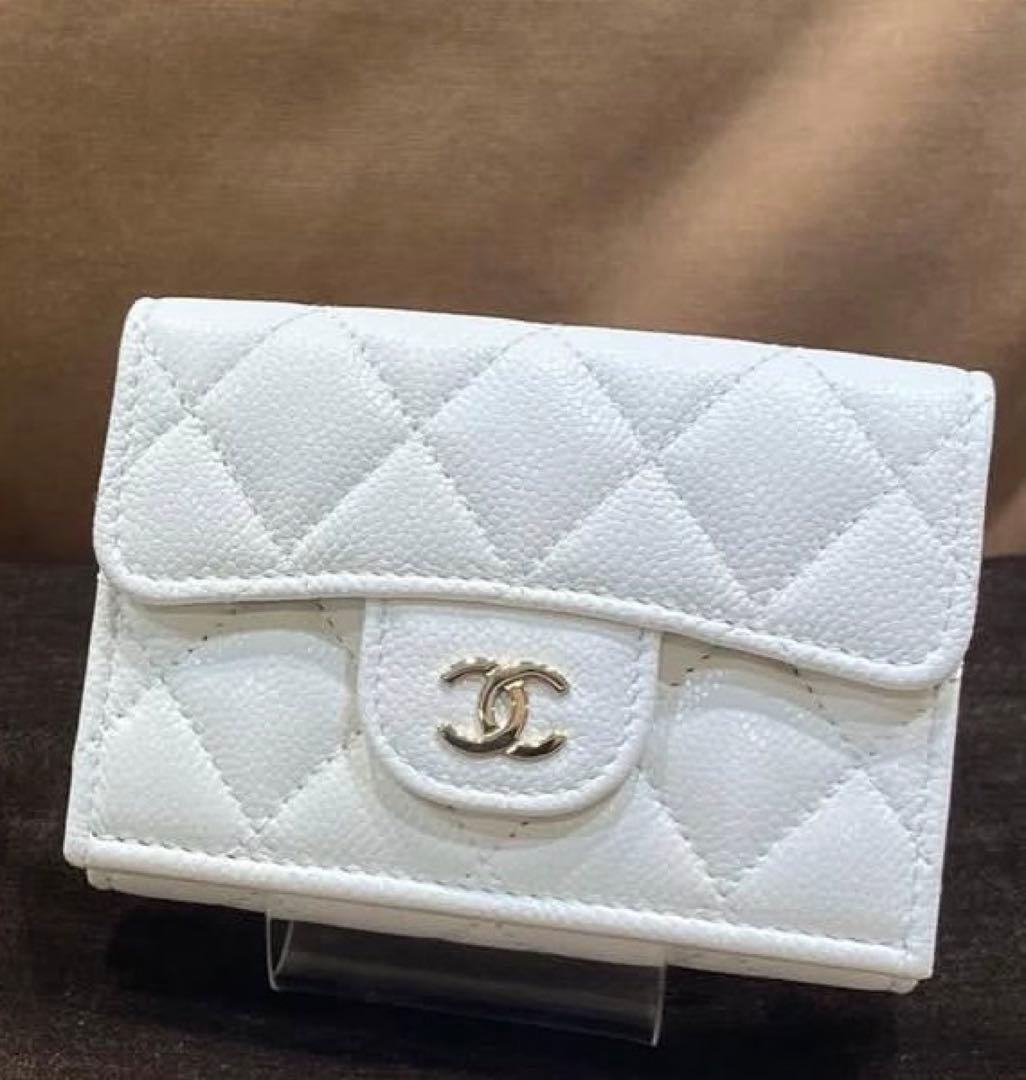 CHANEL シャネル三つ折り財布 マトラッセ 白 ホワイト