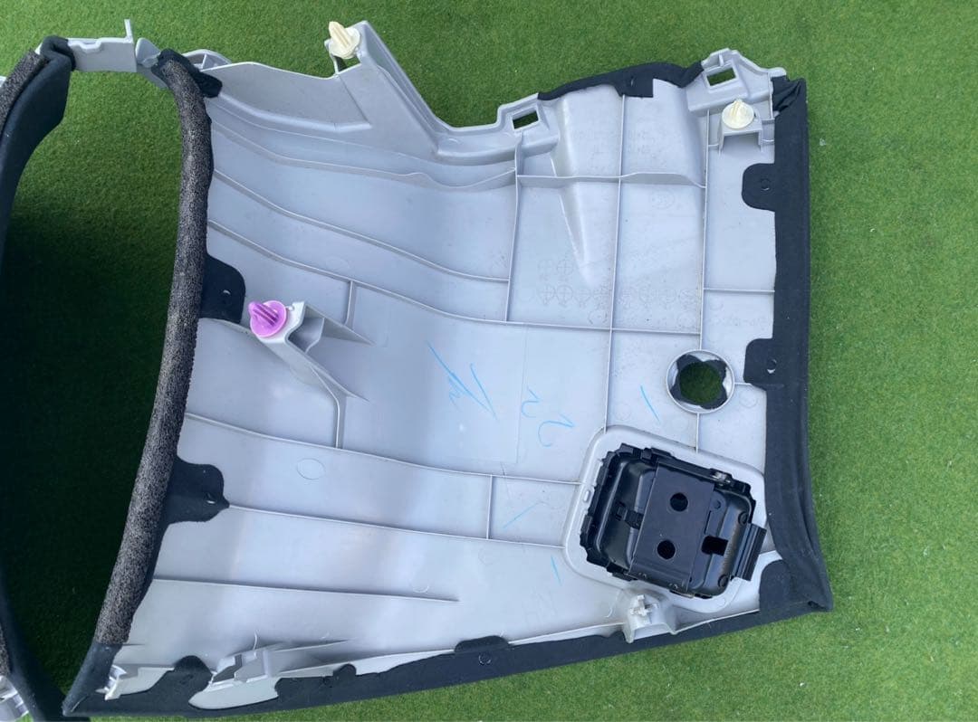 30アルファード　ヴェルファイア　後期　リアピラーカバー