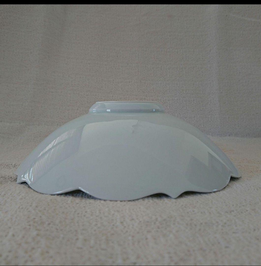 【人間国宝】【井上萬二窯作】白磁牡丹彫文菓子鉢 箱あり