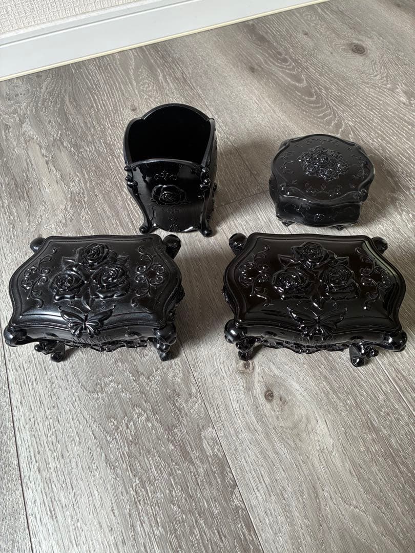 【最終値下】ANNA SUI化粧・小物入れ4点セット