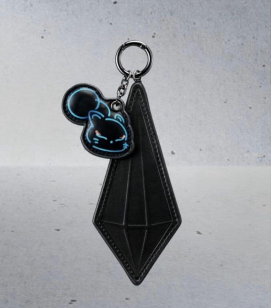 シュウウエムラ　ファイナルファンタジー　モーグリ　キーホルダー　リップケース