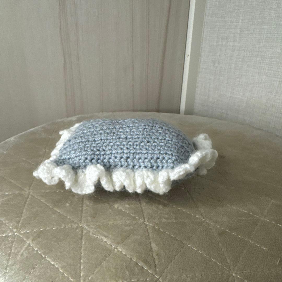 【海外アーティストハンドメイド】　本物毛糸クッション