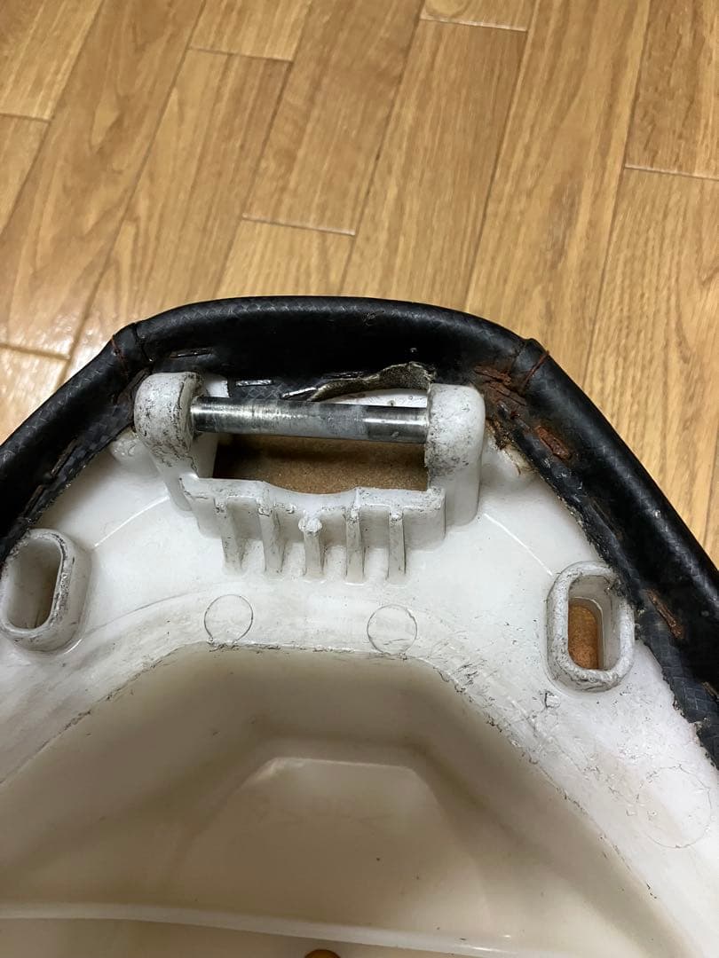 アドレスv125s 希少 ベリアル製 シート