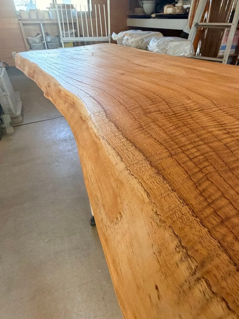 一枚板　無垢　オイルフィニッシュ　欅？　テーブル
