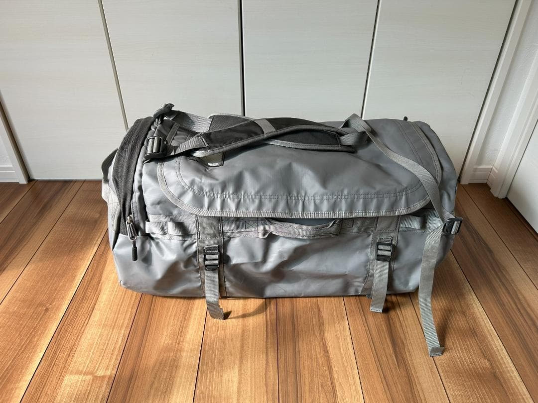 ノースフェイス ダッフルバッグ 希少グレー 大きい 大容量 中古 美品