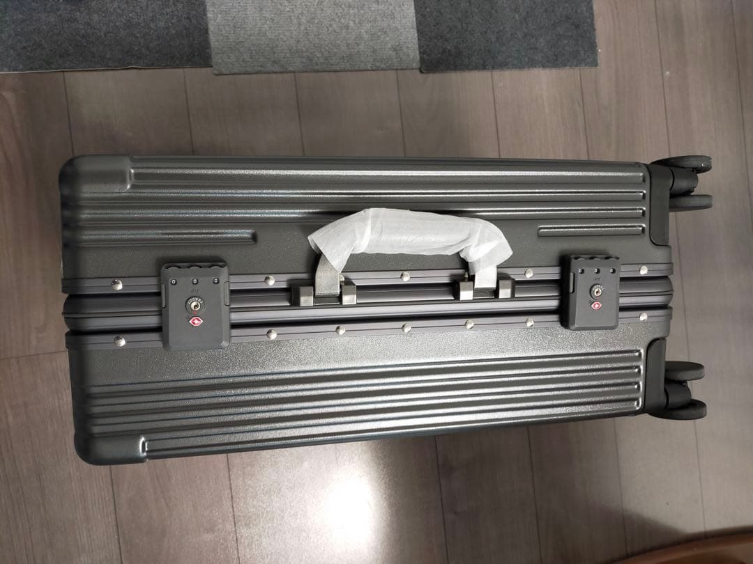 USB充電ポート付きハードシェルキャリーケース 新品　未使用