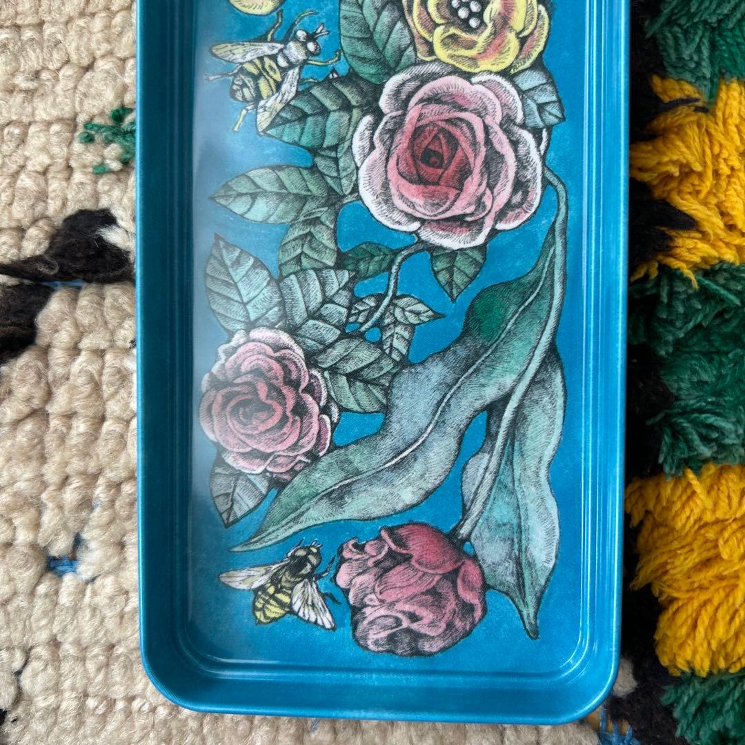 ヒグチユウコさんイラスト ホルベインブリキ缶