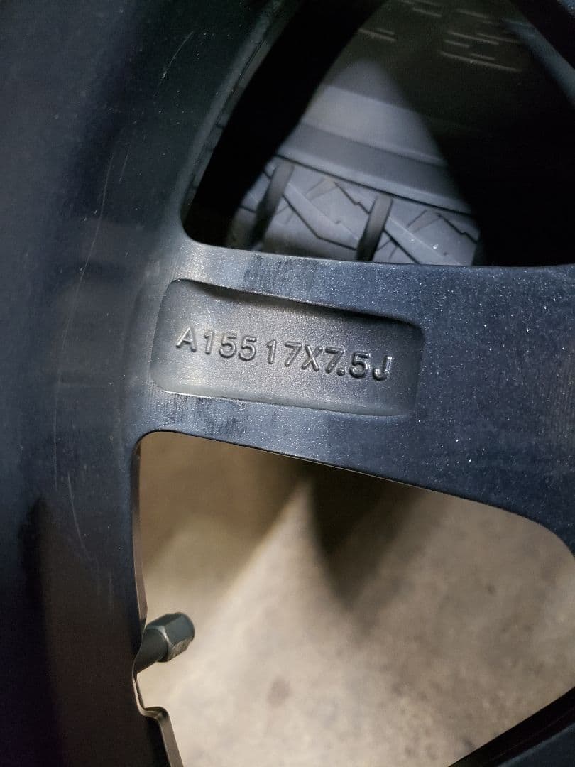 ランクルプラド　　スタッドレスタイヤ　アルミホイール　17インチ　６穴　1本①